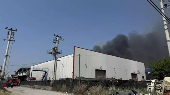 Başiskele'de Fabrikada Yangın Kontrol Altına Alındı