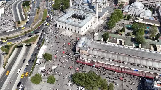 Eminönü'nde Bayram Coşkusu