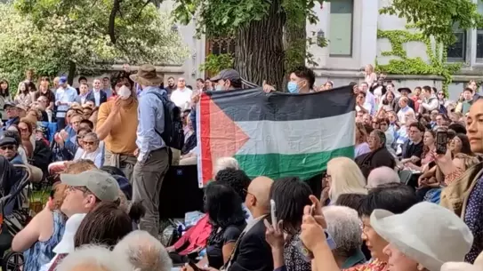 ABD'de mezuniyet töreninde öğrencilerden Filistin'e destek