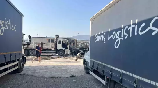 İzmir'de Tarihi Fabrikada Yangın