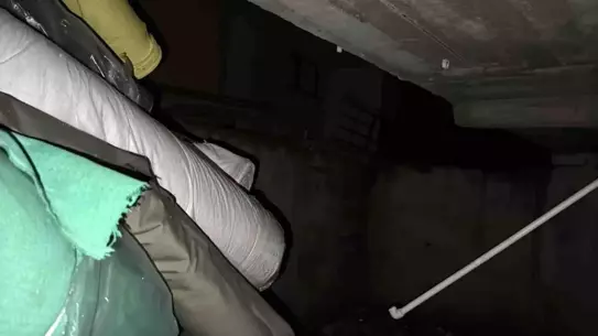 Zeytinburnu'nda Dükkan Duvarı Yıkıldı