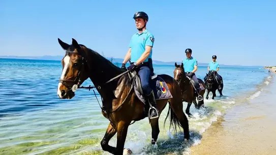 Ayvalık'ta Atlı Jandarma Devriyesi