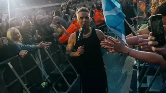 Robbie Williams İstanbul'da Konser Verecek