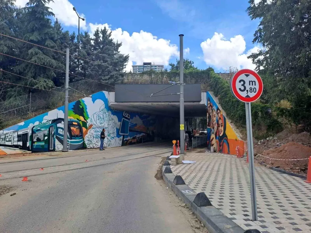 Alikahya Stadyum Tramvay Hattı Projesi'nde Ray Döşeme Çalışmaları Tamamlandı