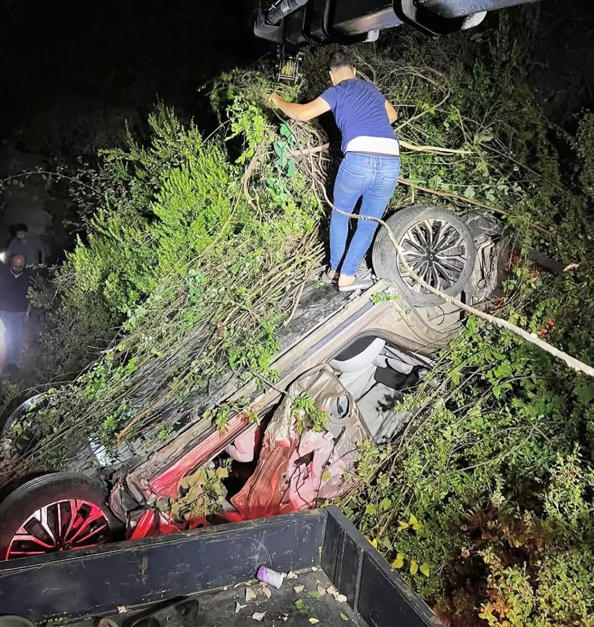Alanya'da Uçuruma Devrilen Araçta Sürücü Hayatını Kaybetti