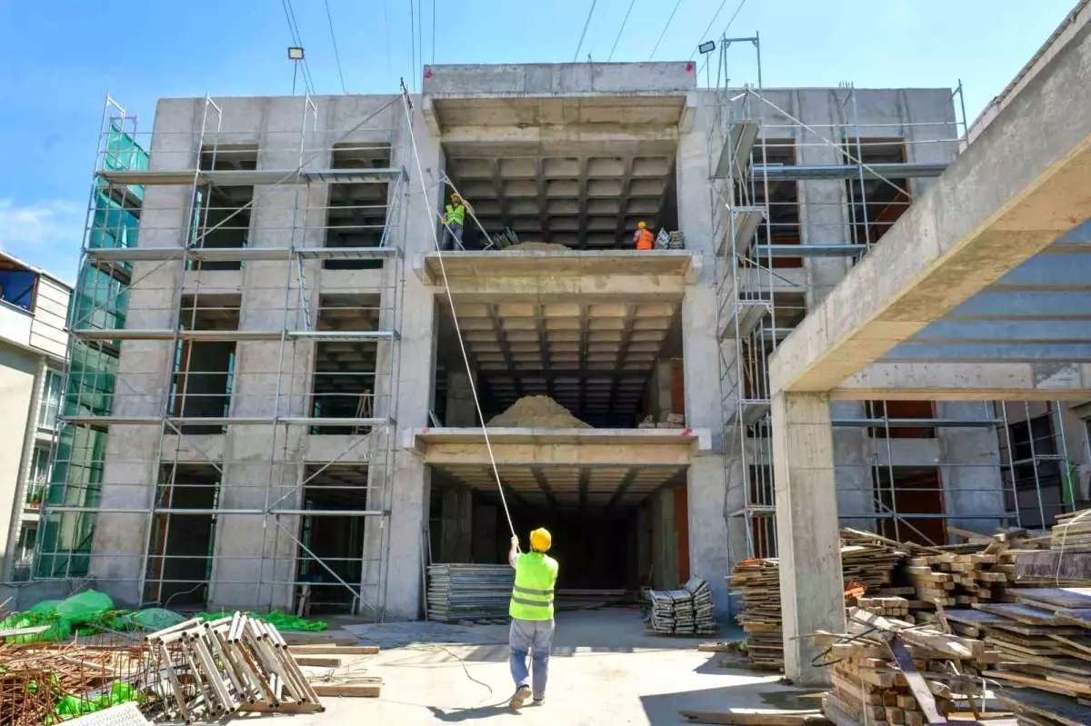 Esenyurt'ta Mahalle Konağı İnşaatı Yüzde 75 Tamamlandı
