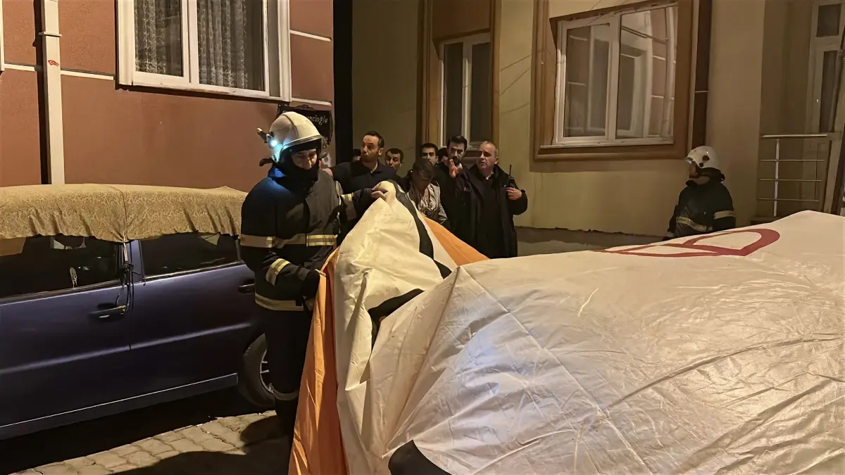 Kütahya'da eşiyle tartıştıktan sonra intihar etmek isteyen kişi polis tarafından kurtarıldı