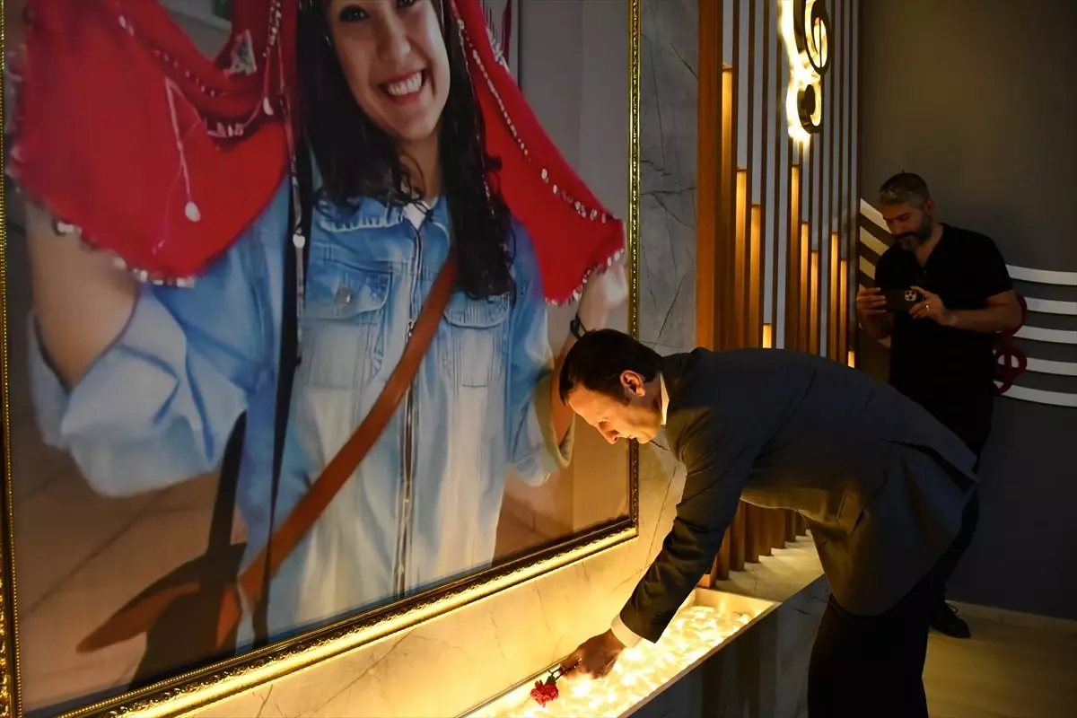 Batman'da terör saldırılarında şehit olan Aybüke öğretmen ve 2 asker için tören düzenlendi