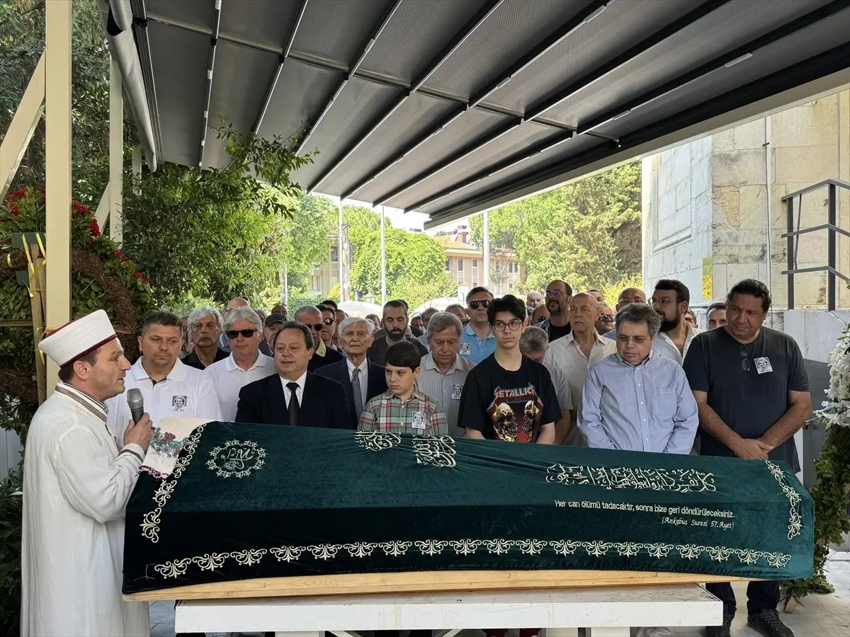 Şair Sezai Karakoç'un İlham Verdiği Muazzez Akkaya Giray Hayatını Kaybetti
