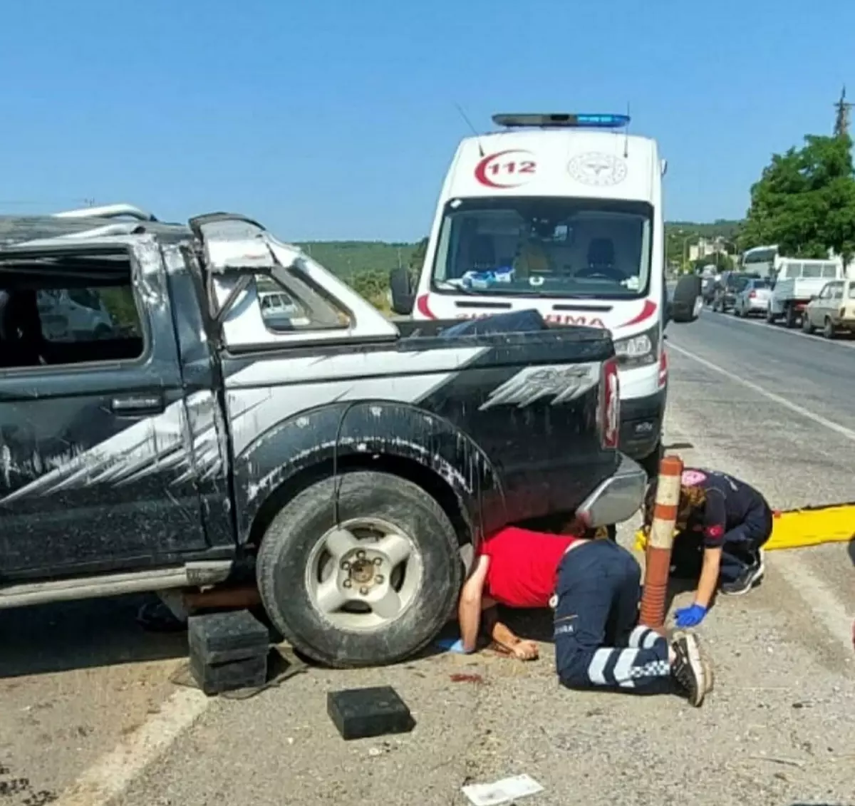 Kuşadası'nda Trafik Kazası: 1 Ölü, 2 Yaralı
