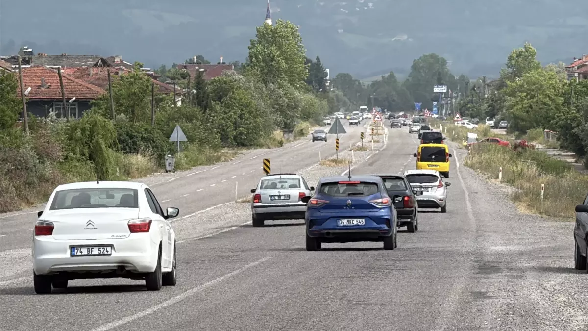 Bayram Dönüşü Bartın'da Trafik Yoğunluğu