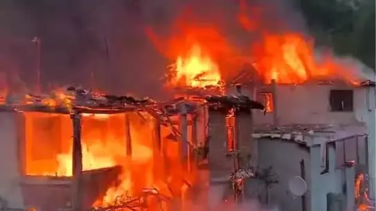 Amasya'nın Suluova ilçesinde yangın: 4 ev kül oldu