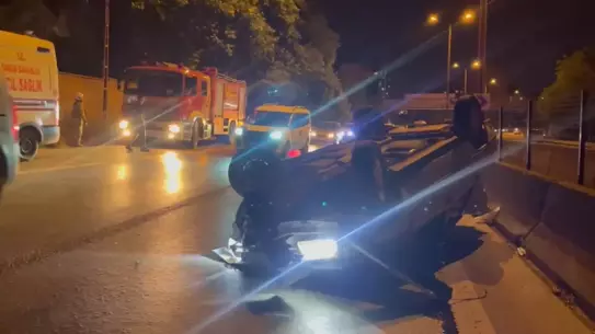 Kartal'da Takla Atan Araçta İki Yaralı